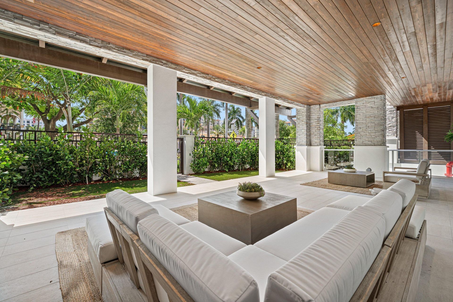 220 SE Mizner Boulevard, Unit 102, Boca Raton, FL 33432 Photo