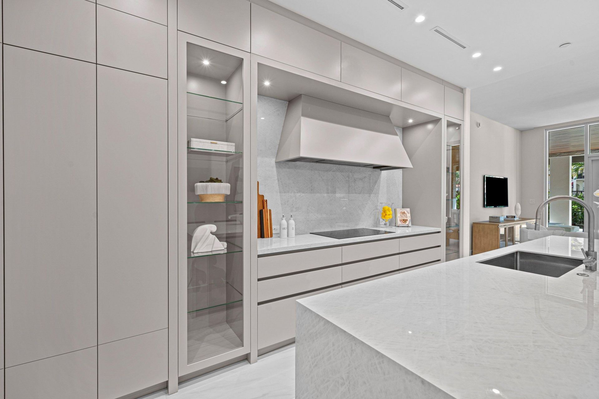 220 SE Mizner Boulevard, Unit 102, Boca Raton, FL 33432 Photo
