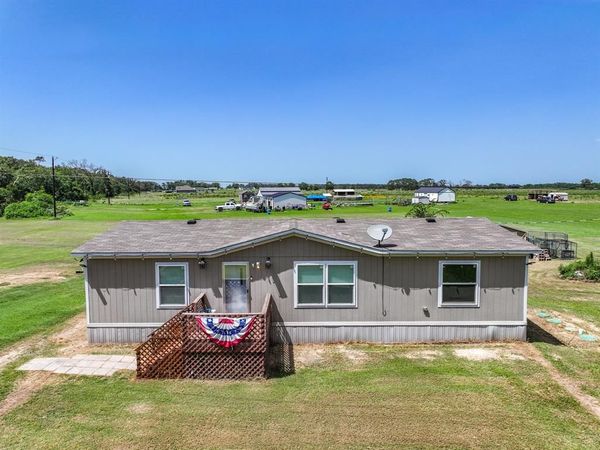 2721 County Road 3344 , Pickton, TX 75471