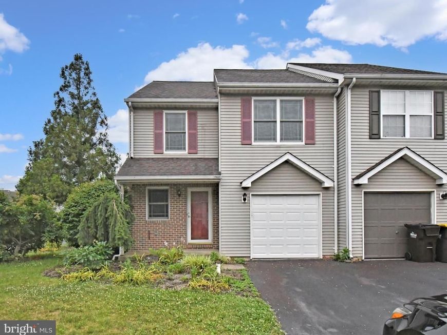 121 Anjou Court, Telford, PA 18969 Main Photo