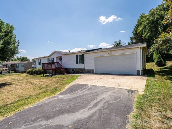 3825 Berry Creek Circle , Granite Falls, NC 28630