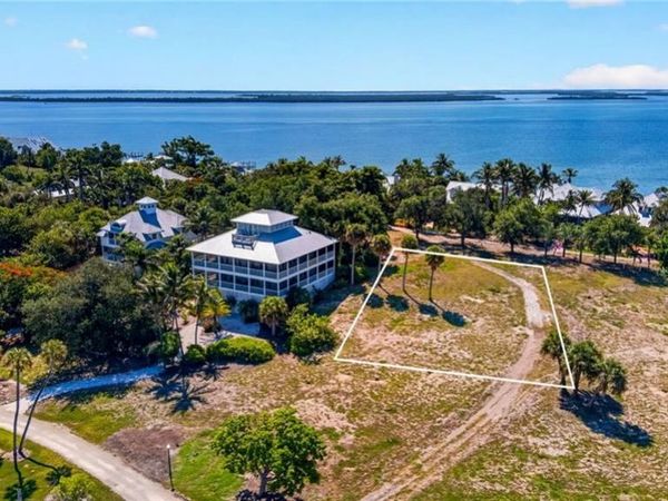327 Useppa , USEPPA ISLAND, FL 33924