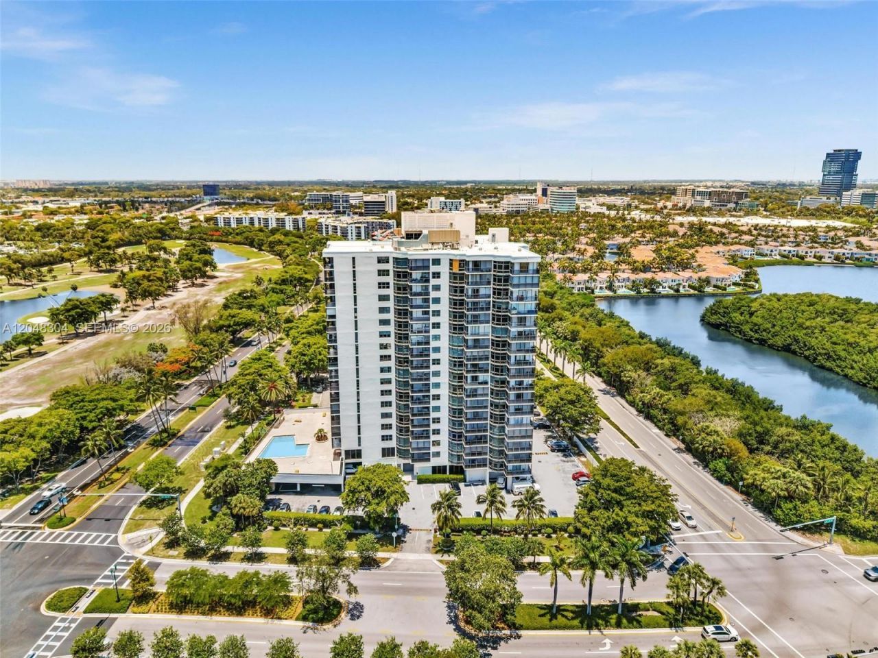 3375 N Country Club Dr, Unit 905, Aventura, FL 33180 Photo