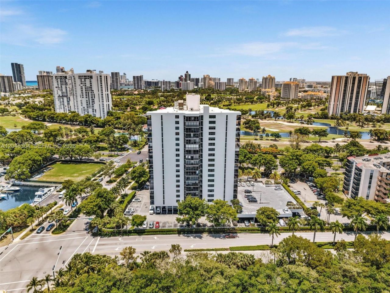 3375 N Country Club Dr, Unit 905, Aventura, FL 33180 Photo