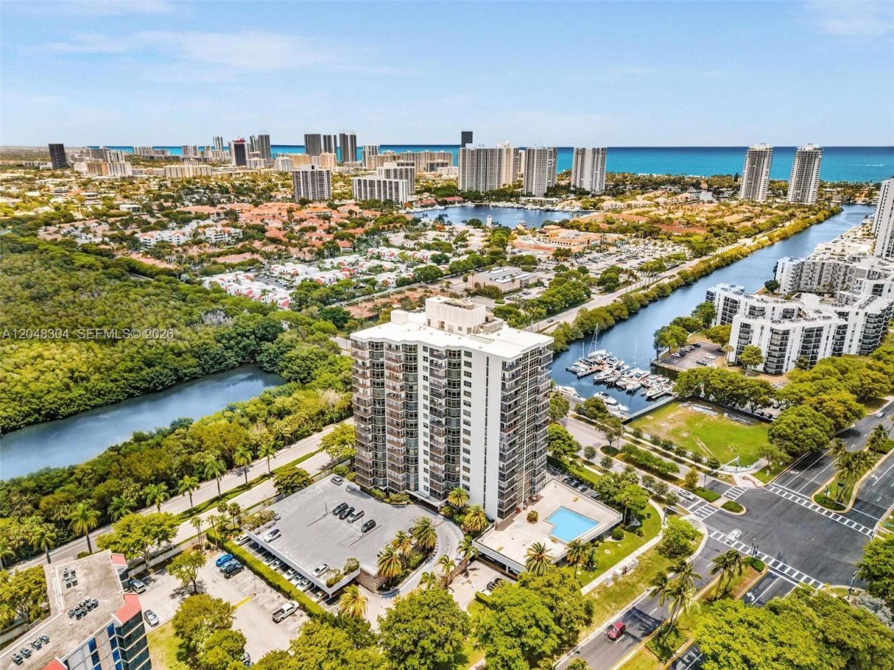 3375 N Country Club Dr, Unit 905, Aventura, FL 33180 Photo