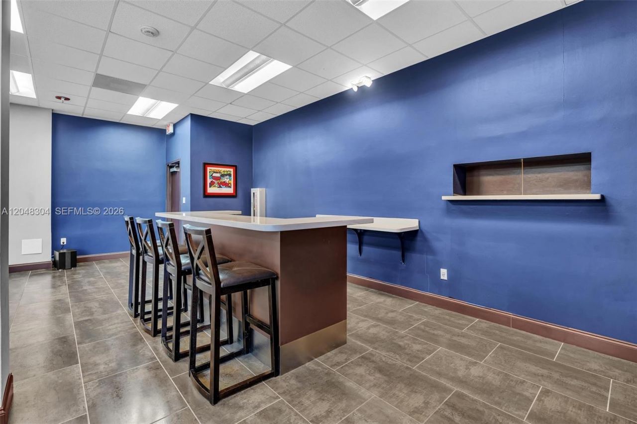 3375 N Country Club Dr, Unit 905, Aventura, FL 33180 Photo