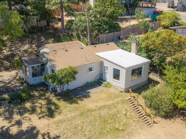 595 Monroe Street, Ashland, OR 97520