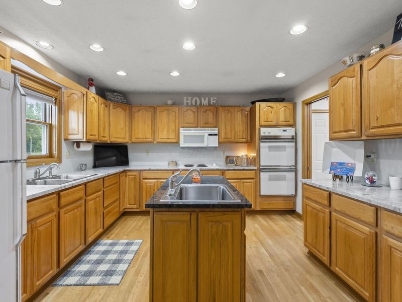 2360 Lewis Center Road, Lewis Center, OH 43035 Photo 22