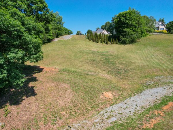3417 Stoneridge Drive, Johnson City, TN 37604