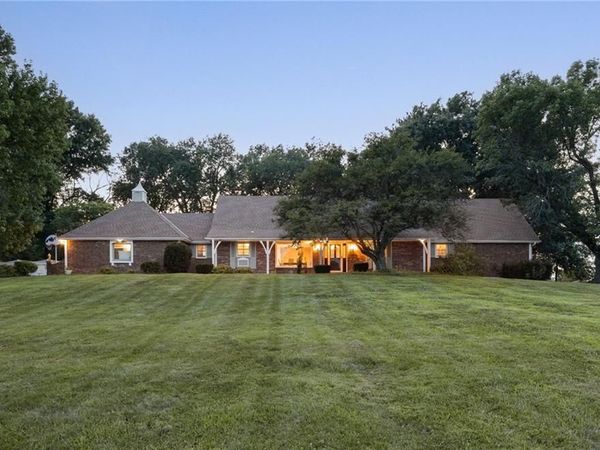 1710 N 90th Street, Kansas City, KS 66112