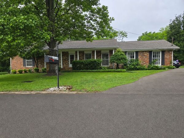 3824 Lake Aire Ct , Nashville, TN 37217