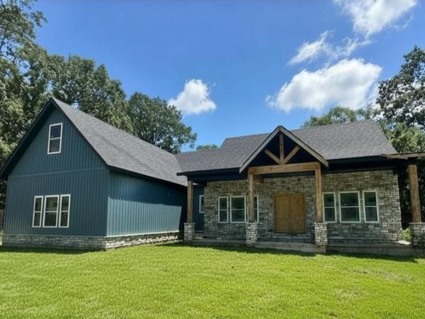 2094 N Farm Road 241 , Strafford, MO 65757