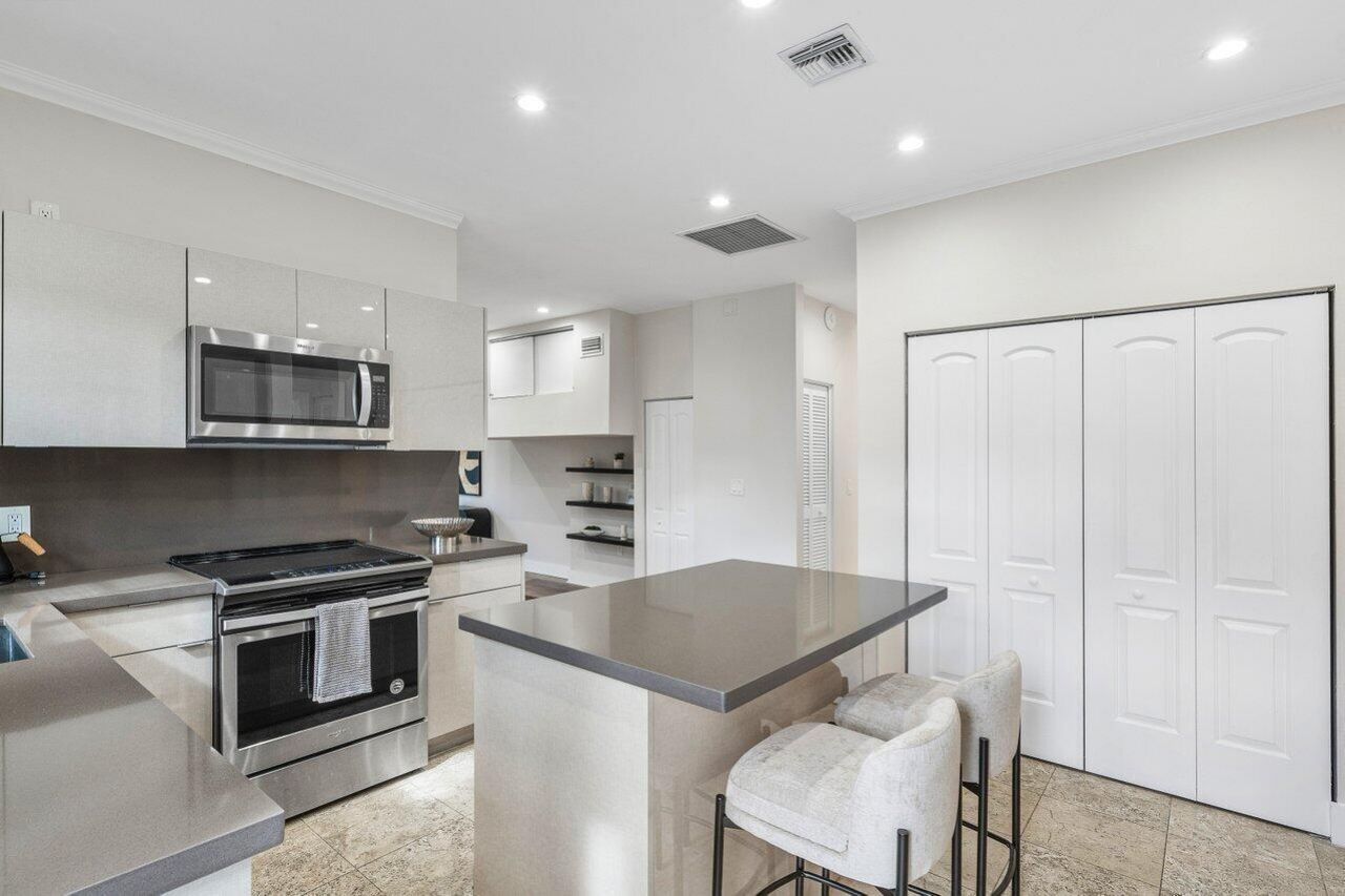 200 NE 2nd Street, Boca Raton, FL 33432 Photo