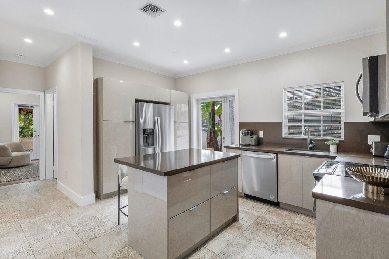 200 NE 2nd Street, Boca Raton, FL 33432 Photo