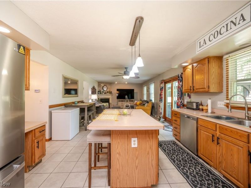 2218 Crestmont Drive, Girard, OH 44420 Photo 10