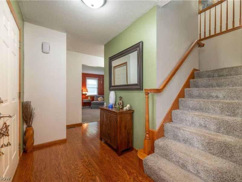 2218 Crestmont Drive, Girard, OH 44420 Photo 12