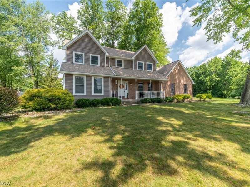 2218 Crestmont Drive, Girard, OH 44420 Photo 2