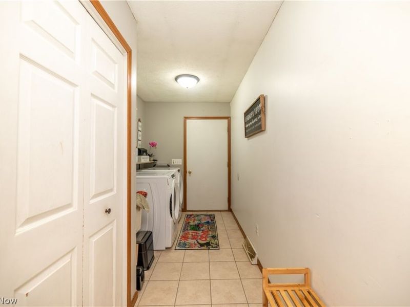 2218 Crestmont Drive, Girard, OH 44420 Photo 23