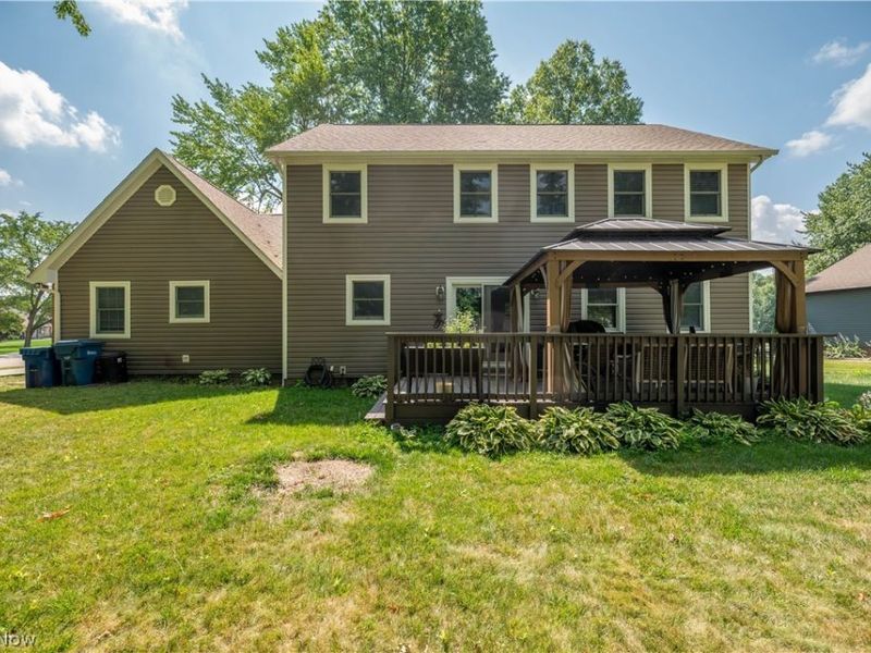 2218 Crestmont Drive, Girard, OH 44420 Photo 4