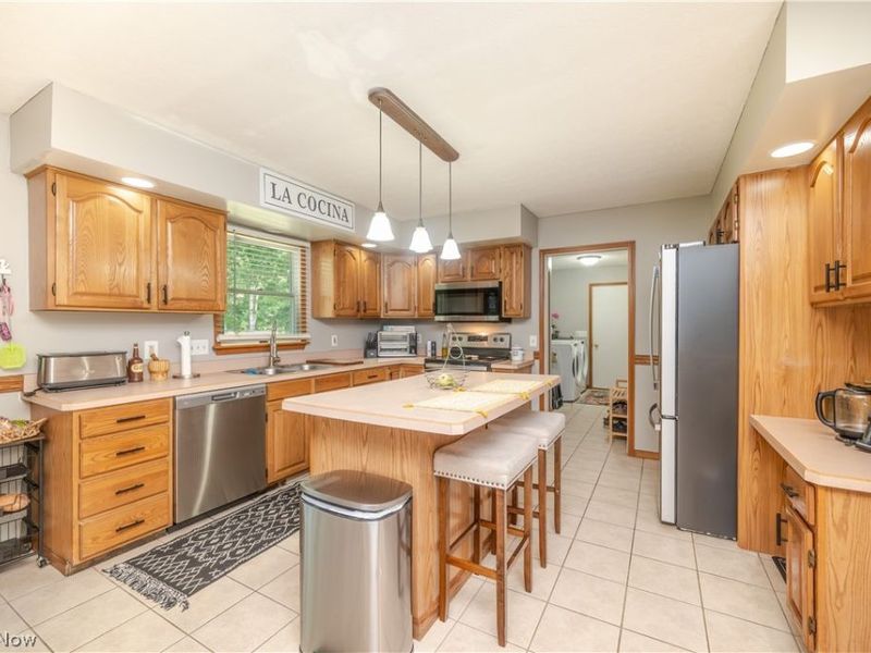 2218 Crestmont Drive, Girard, OH 44420 Photo 6