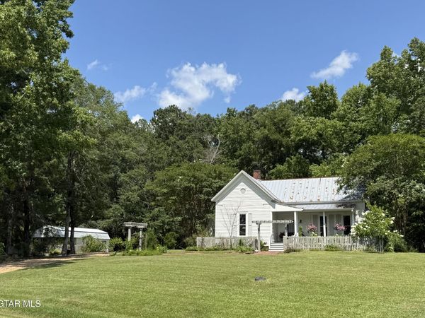 1070 N Columbus Avenue, Louisville, MS 39339