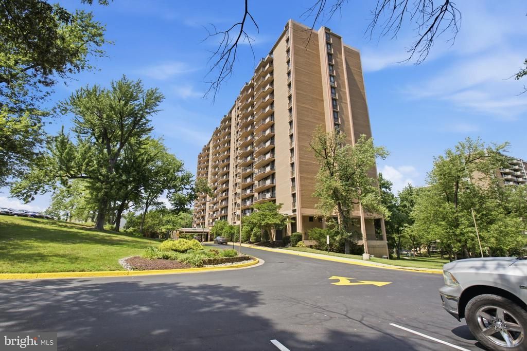 6100 WESTCHESTER PARK DRIVE, COLLEGE PARK, MD 20740