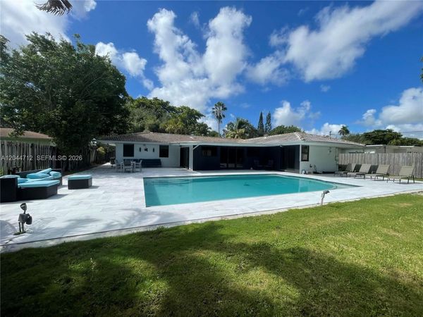 2115 Alamanda Dr , North Miami, FL 33181