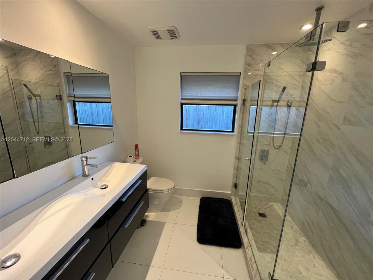 2115 Alamanda Dr , North Miami, FL 33181 Photo