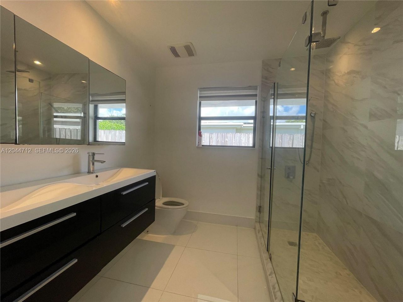 2115 Alamanda Dr , North Miami, FL 33181 Photo
