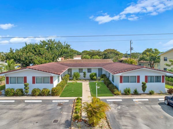 541 NE 44th Street, Unit B, Boca Raton, FL 33431