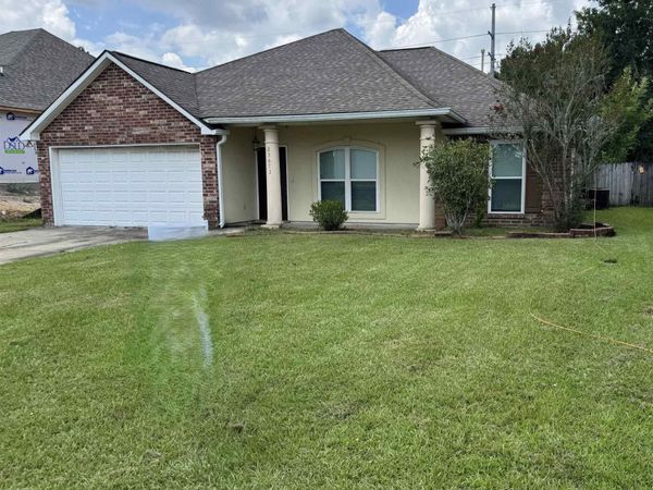 23673 Sweetbriar Ct, Denham Springs, LA 70726