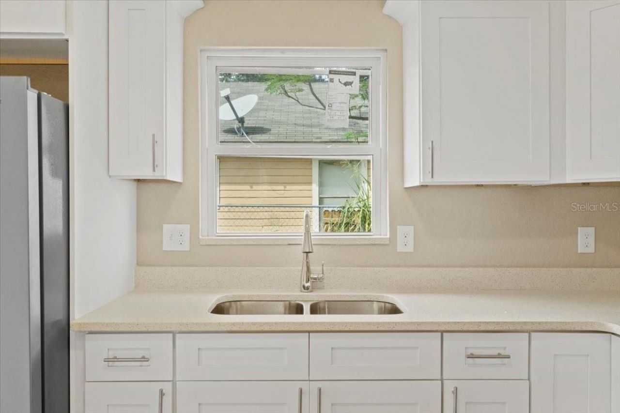 2810 6th Street S, Saint Petersburg, FL 33705 Photo