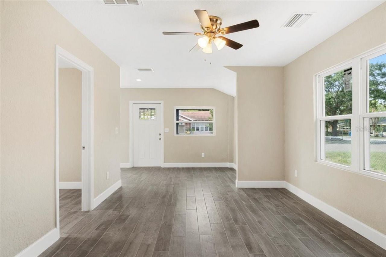 2810 6th Street S, Saint Petersburg, FL 33705 Photo