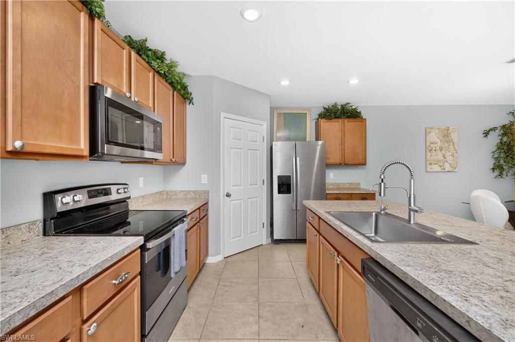 7492 Mikasa Dr, Punta Gorda, FL 33950 Photo