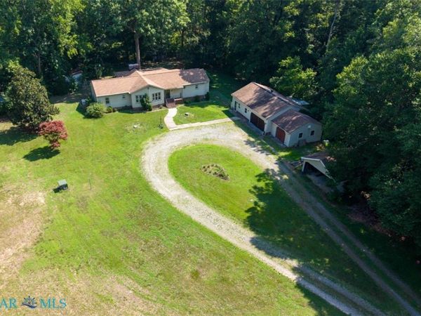 9215 Epps Road, Mechanicsville, VA 23111