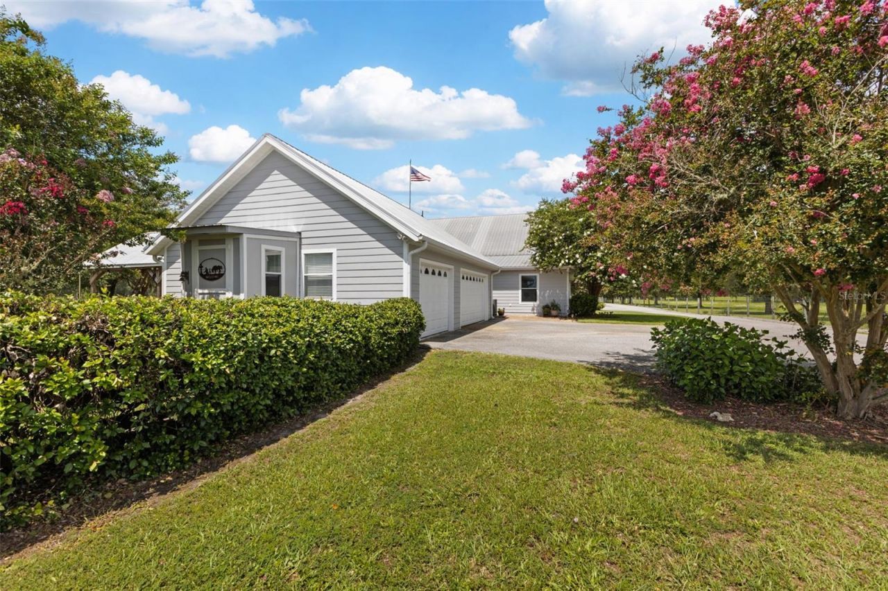 9897 NW 160 Avenue, Morriston, FL 32668 Photo