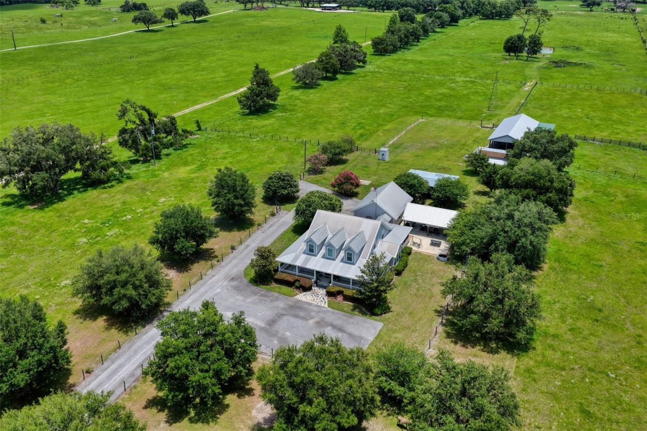 9897 NW 160 Avenue, Morriston, FL 32668 Photo