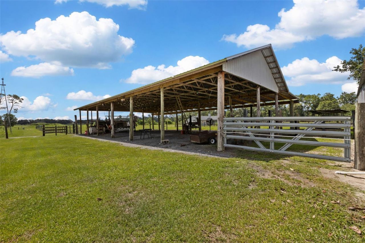 9897 NW 160 Avenue, Morriston, FL 32668 Photo