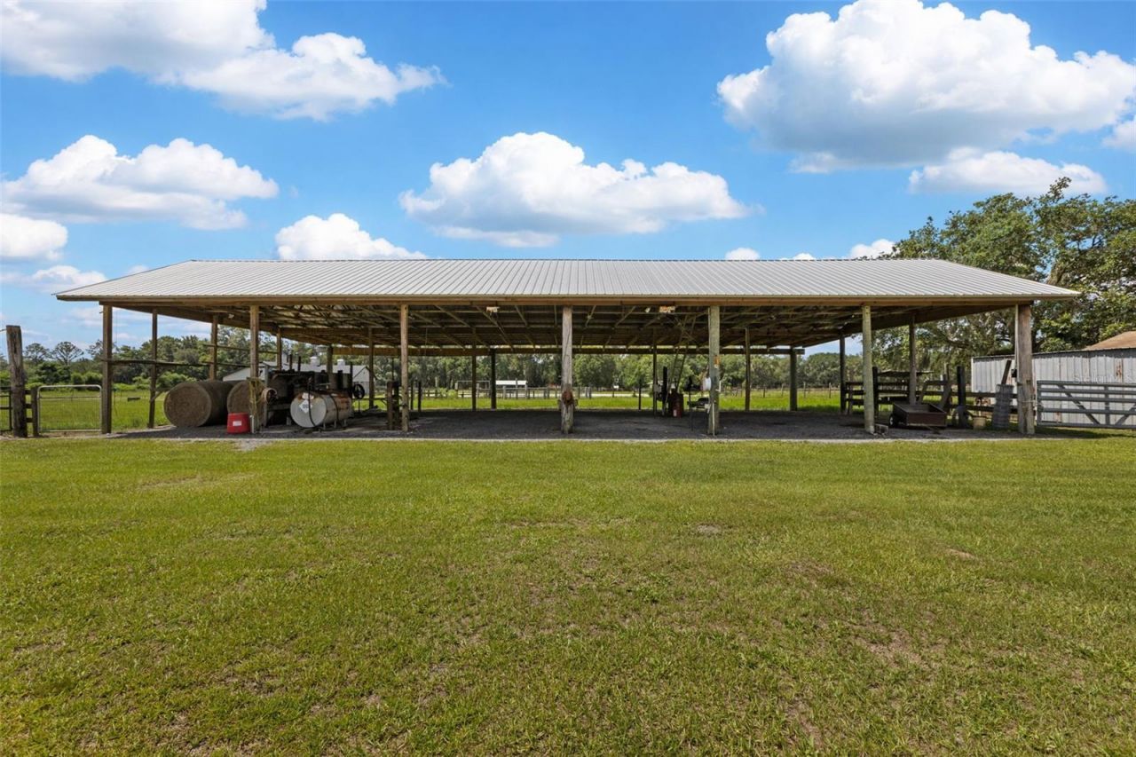 9897 NW 160 Avenue, Morriston, FL 32668 Photo