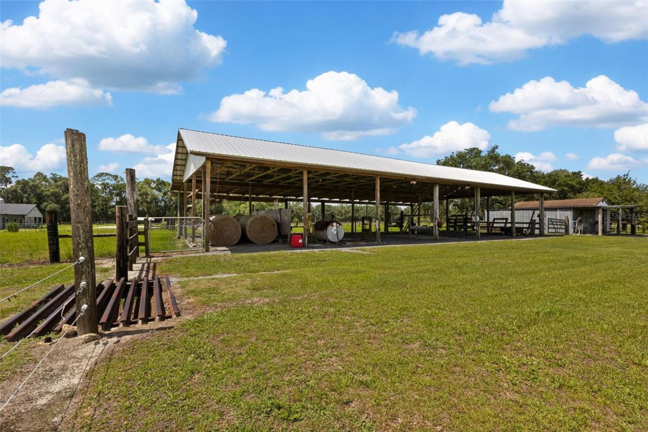 9897 NW 160 Avenue, Morriston, FL 32668 Photo