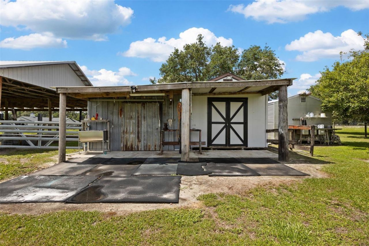 9897 NW 160 Avenue, Morriston, FL 32668 Photo