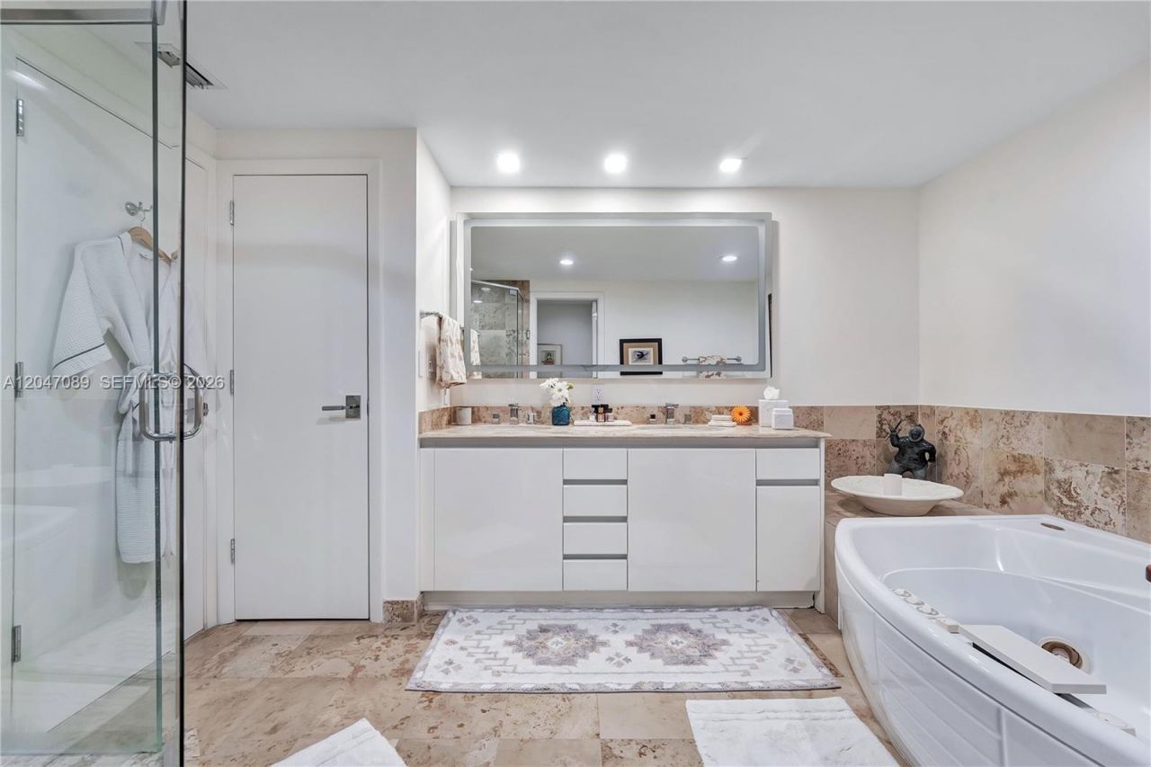 1455 Ocean Dr, Unit 904, Miami Beach, FL 33139 Photo