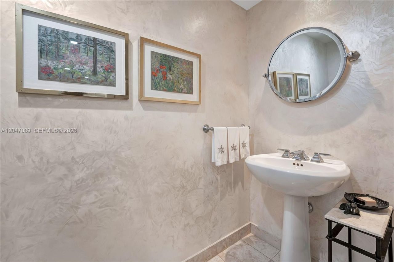 1455 Ocean Dr, Unit 904, Miami Beach, FL 33139 Photo