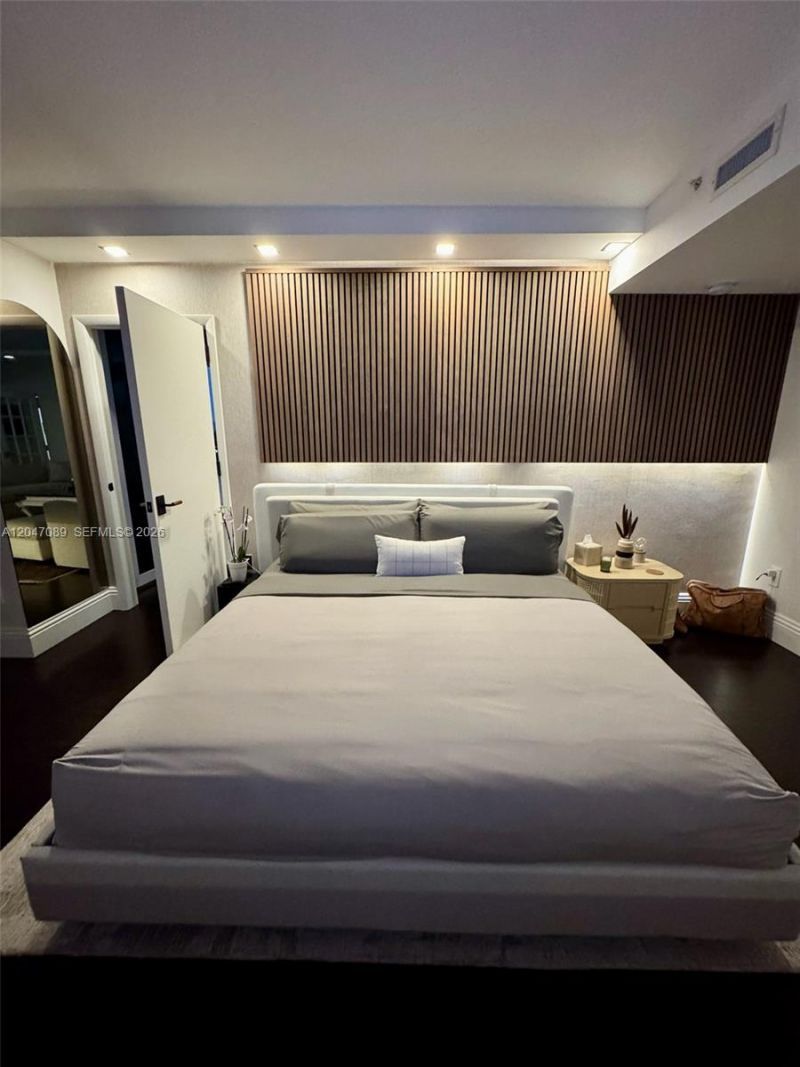 1455 Ocean Dr , Unit 904, Miami Beach, FL 33139 Photo