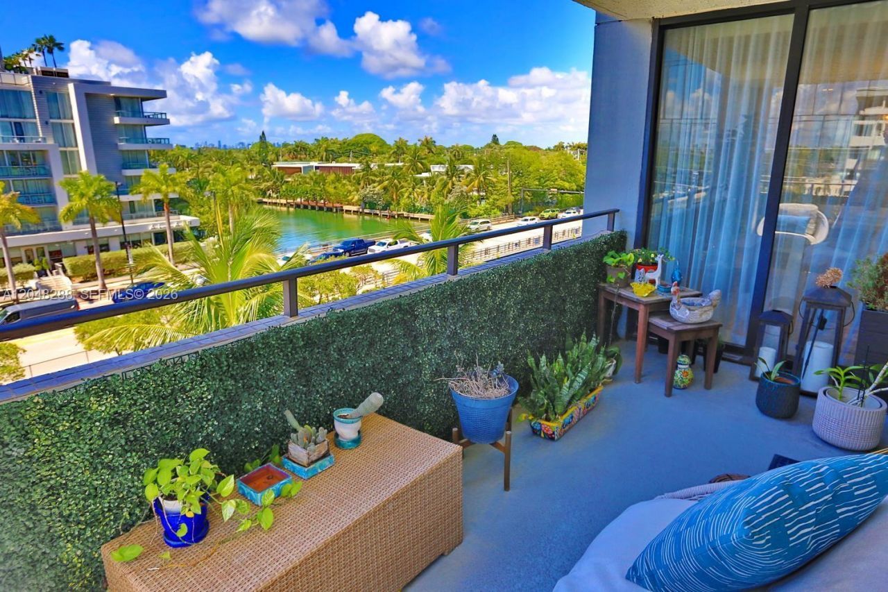 9660 W Bay Harbor Dr, Unit 5A, Bay Harbor Islands, FL 33154 Photo