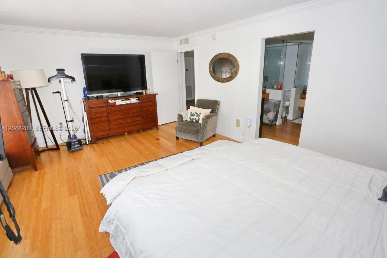 9660 W Bay Harbor Dr, Unit 5A, Bay Harbor Islands, FL 33154 Photo
