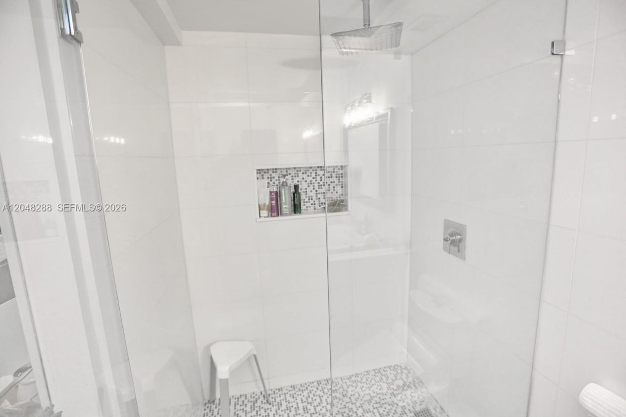 9660 W Bay Harbor Dr, Unit 5A, Bay Harbor Islands, FL 33154 Photo