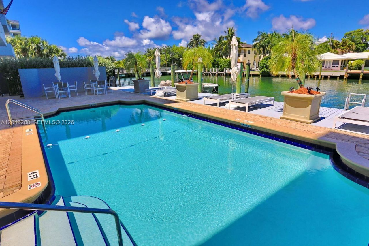 9660 W Bay Harbor Dr, Unit 5A, Bay Harbor Islands, FL 33154 Photo
