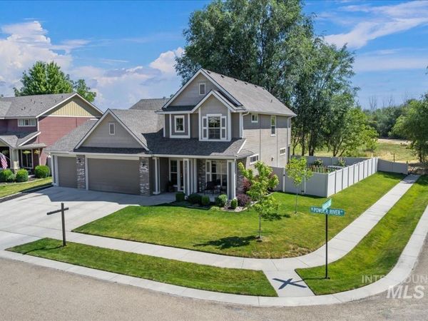 1082 N Powder River Drive, Middleton, ID 83644