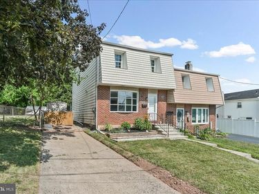 411 GLASS STREET, SPRING CITY, PA 19475